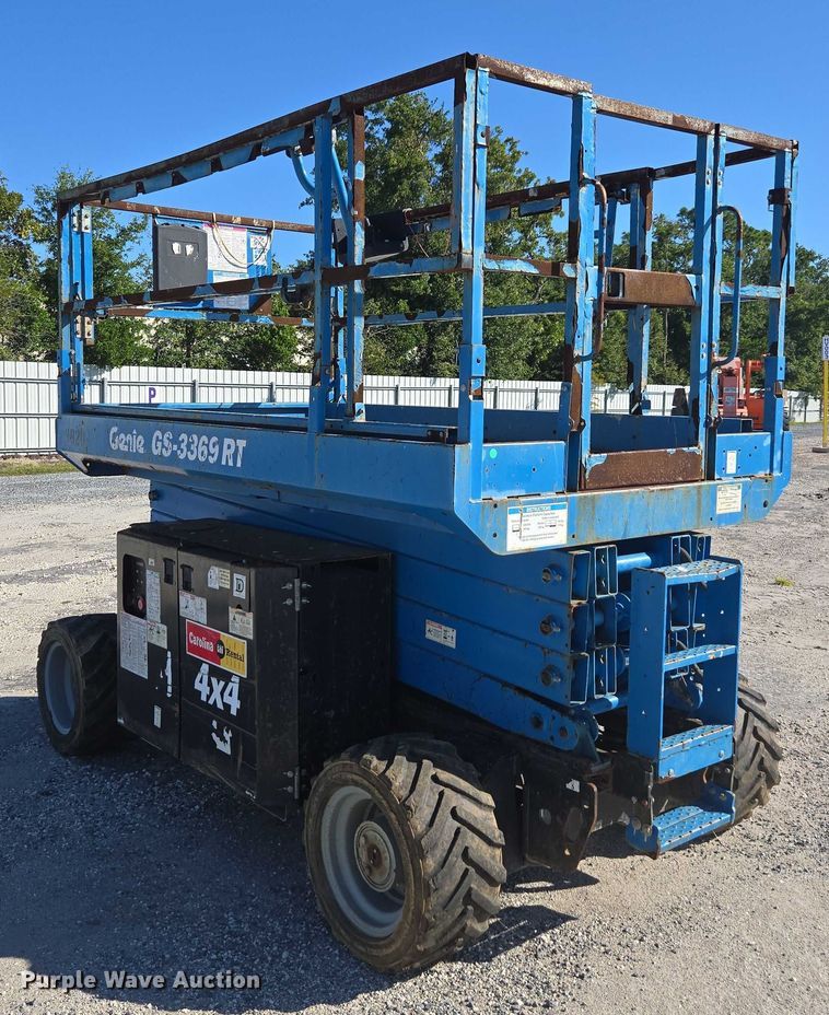 image for item YA1068 2014 Genie GS-3369 RT scissor lift