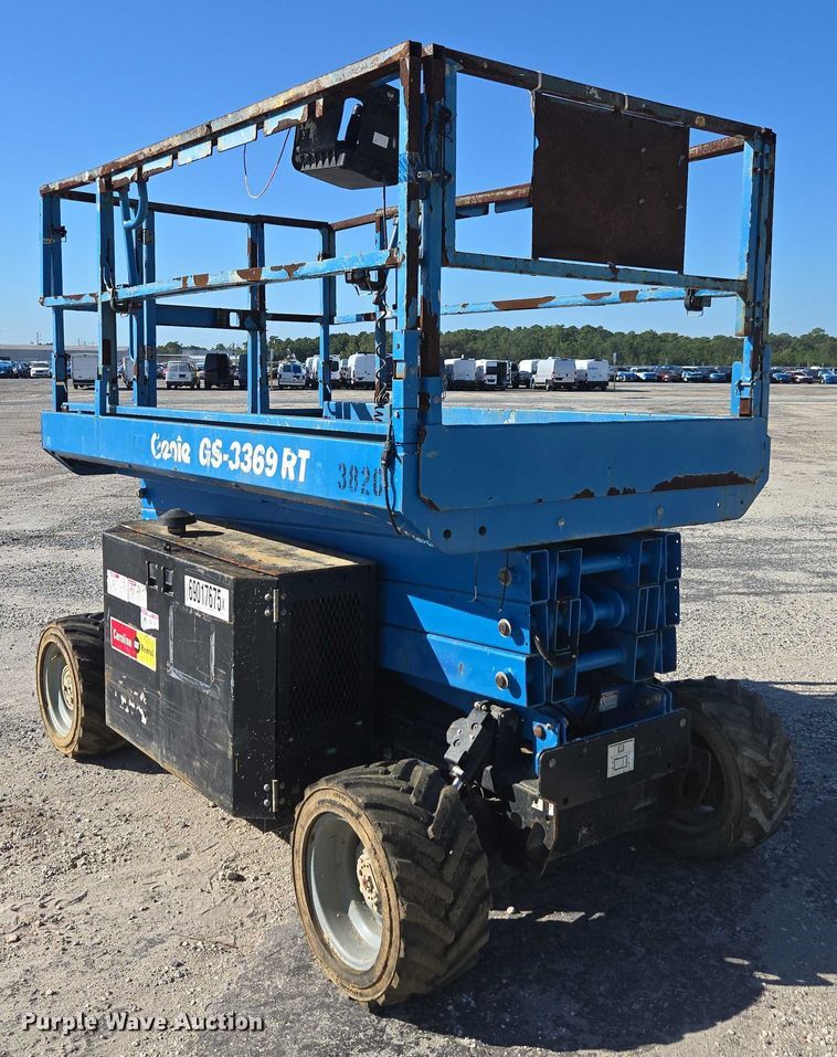 image for item YA1068 2014 Genie GS-3369 RT scissor lift