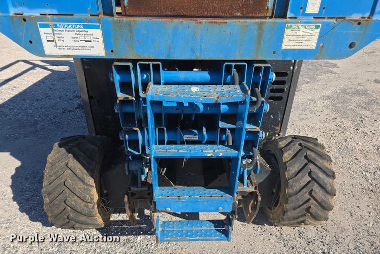 image for item YA1068 2014 Genie GS-3369 RT scissor lift