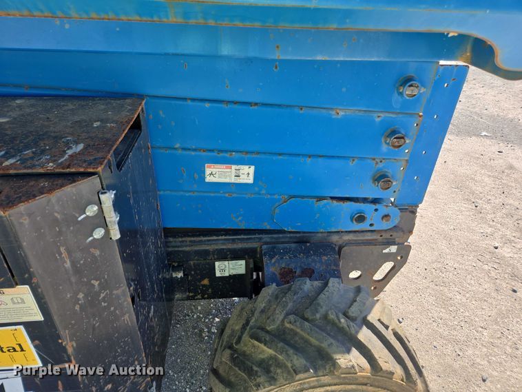 image for item YA1068 2014 Genie GS-3369 RT scissor lift