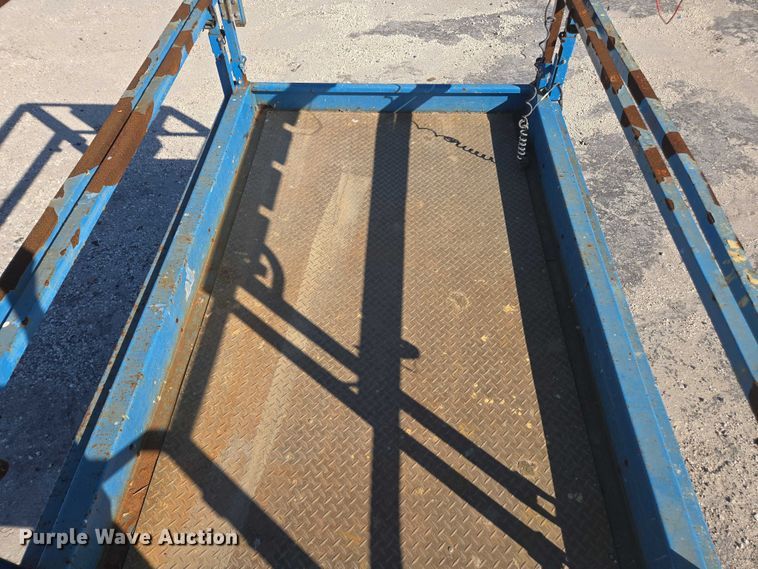 image for item YA1068 2014 Genie GS-3369 RT scissor lift