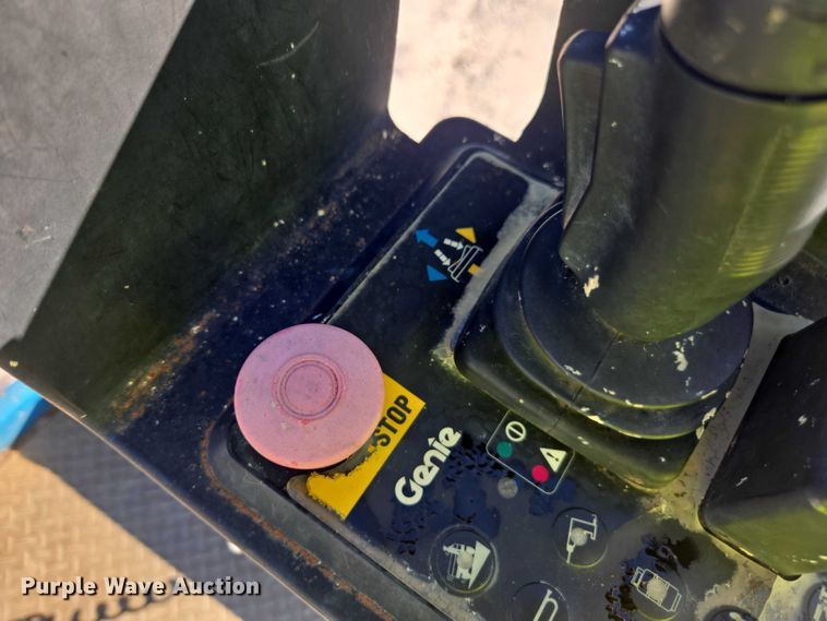 image for item YA1068 2014 Genie GS-3369 RT scissor lift