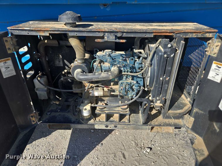 image for item YA1068 2014 Genie GS-3369 RT scissor lift