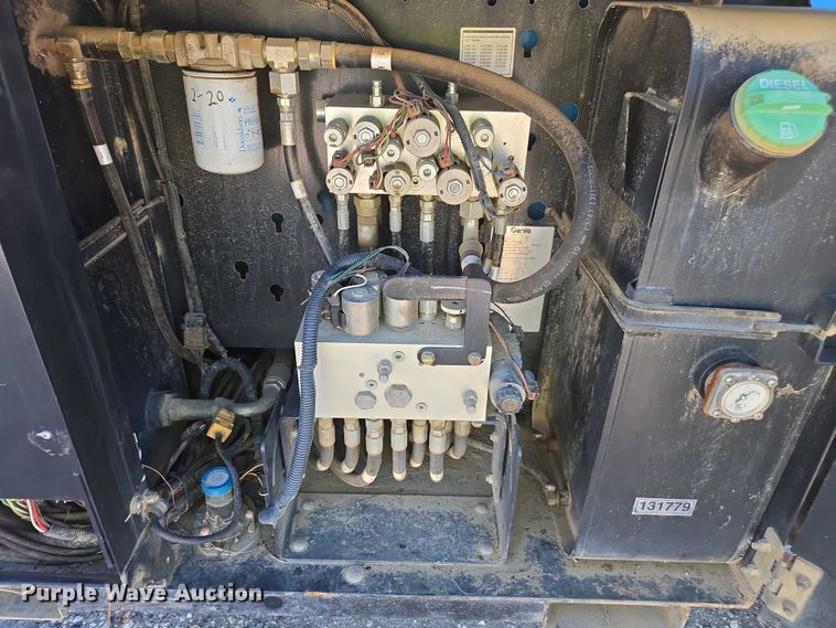 image for item YA1068 2014 Genie GS-3369 RT scissor lift