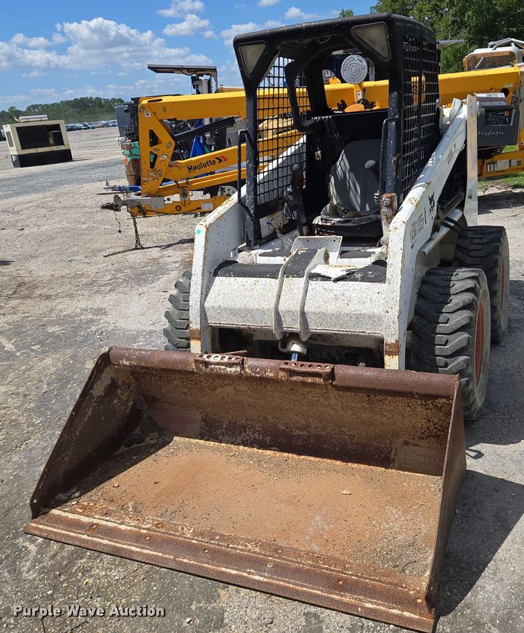 image for item YA1069 2002 Bobcat 763 skid steer loader