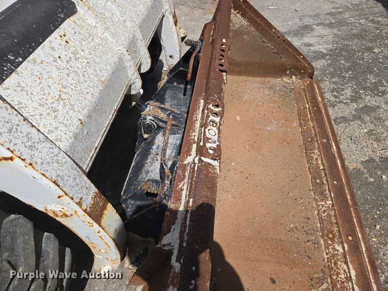 image for item YA1069 2002 Bobcat 763 skid steer loader