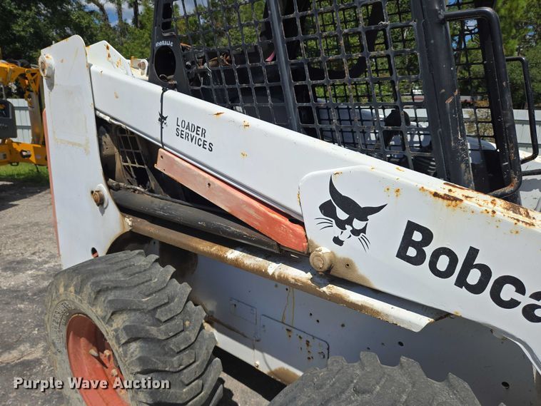 image for item YA1069 2002 Bobcat 763 skid steer loader