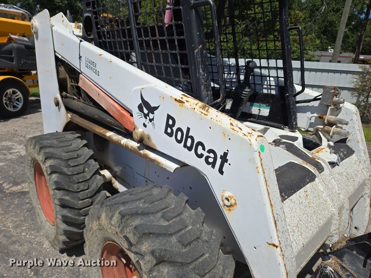 image for item YA1069 2002 Bobcat 763 skid steer loader