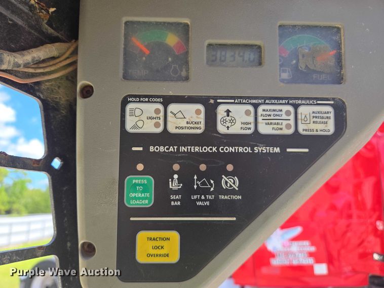 image for item YA1069 2002 Bobcat 763 skid steer loader