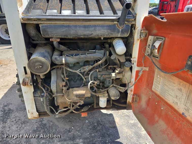 image for item YA1069 2002 Bobcat 763 skid steer loader