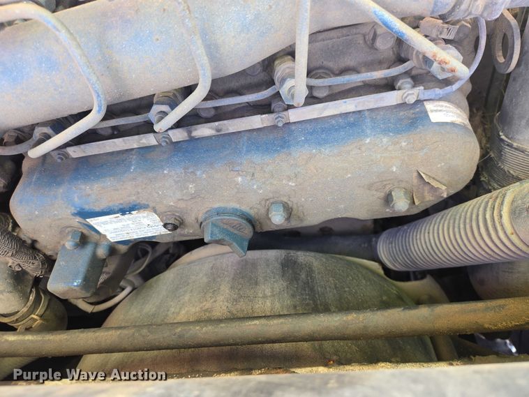 image for item YA1069 2002 Bobcat 763 skid steer loader