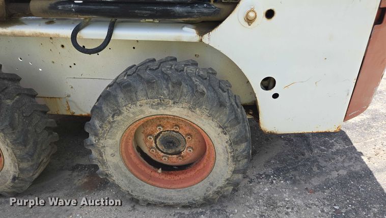 image for item YA1069 2002 Bobcat 763 skid steer loader