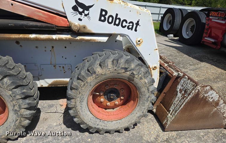 image for item YA1069 2002 Bobcat 763 skid steer loader