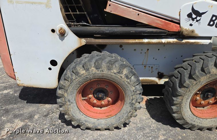 image for item YA1069 2002 Bobcat 763 skid steer loader