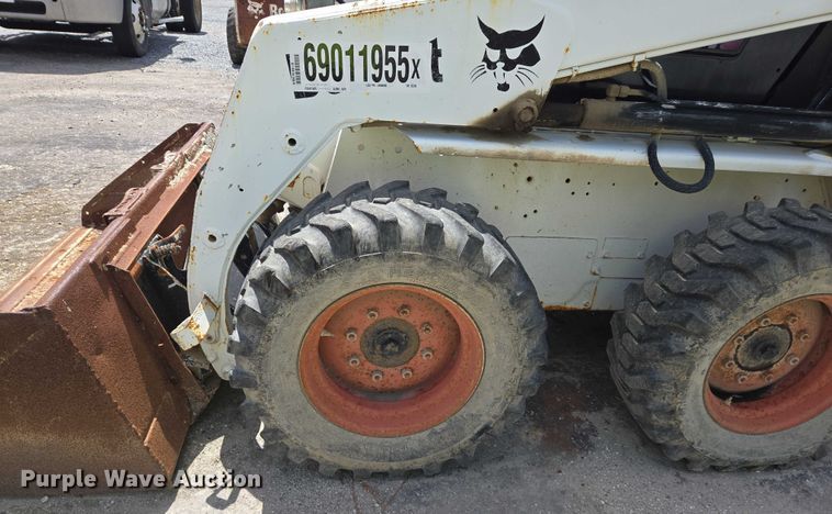 image for item YA1069 2002 Bobcat 763 skid steer loader