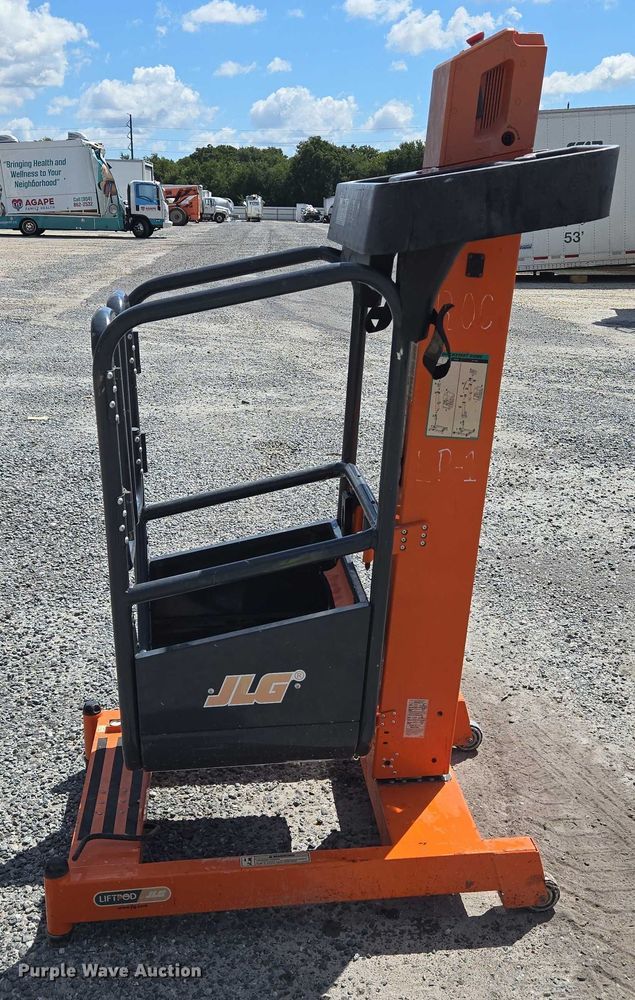 image for item YA1070 2018 JLG FT70 vertical lift