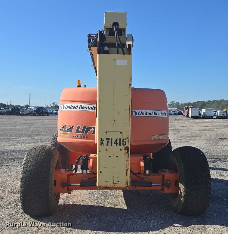 image for item YA1072 2011 JLG 600AJ boom lift