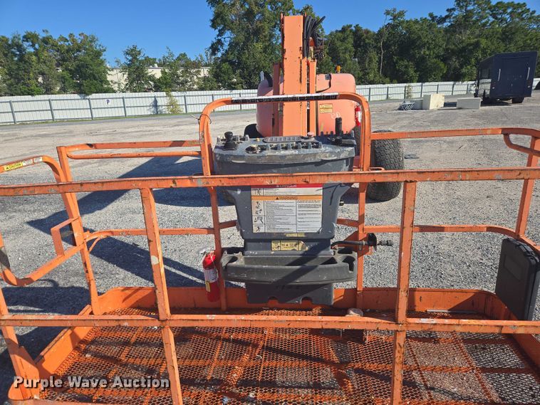 image for item YA1072 2011 JLG 600AJ boom lift