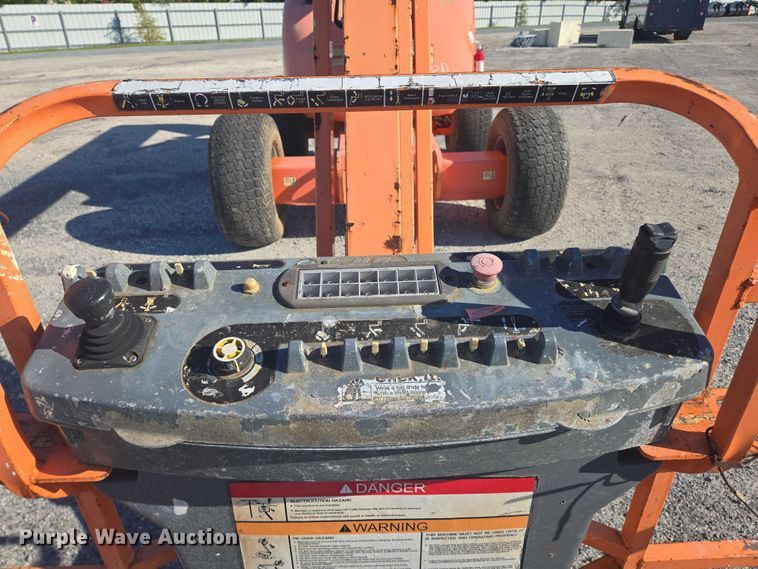 image for item YA1072 2011 JLG 600AJ boom lift