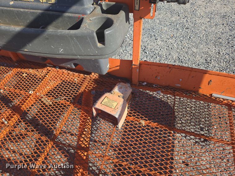 image for item YA1072 2011 JLG 600AJ boom lift