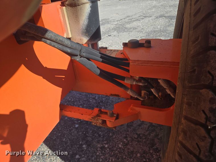 image for item YA1072 2011 JLG 600AJ boom lift