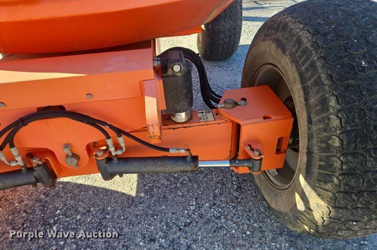 image for item YA1072 2011 JLG 600AJ boom lift