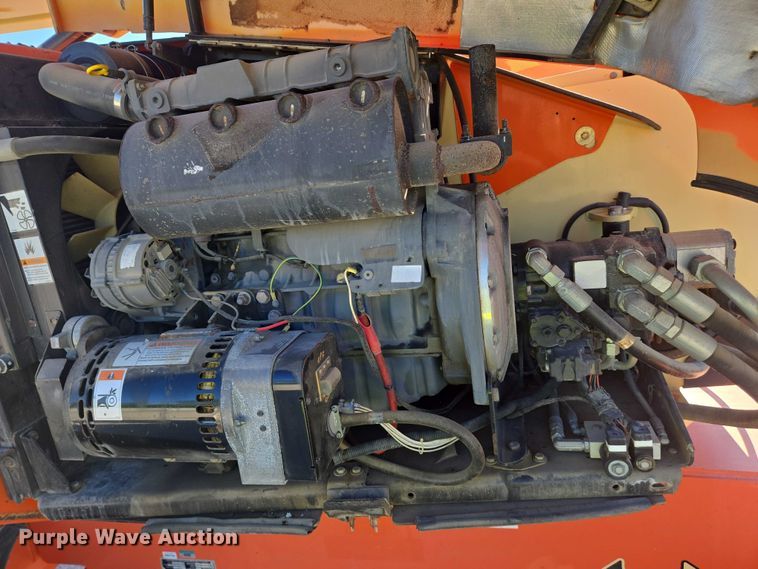 image for item YA1072 2011 JLG 600AJ boom lift