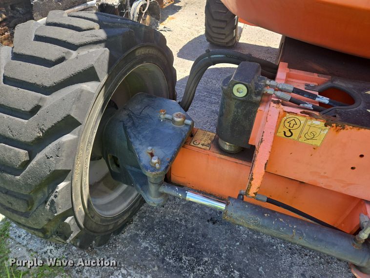 image for item YA1073 2014 JLG 600AJ boom lift