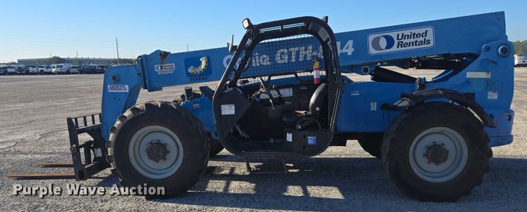 image for item YA1074 2015 Genie GTH-844 telehandler