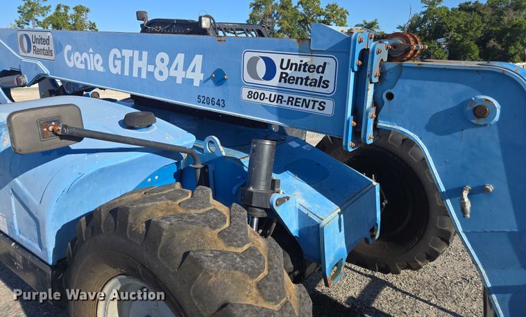 image for item YA1074 2015 Genie GTH-844 telehandler