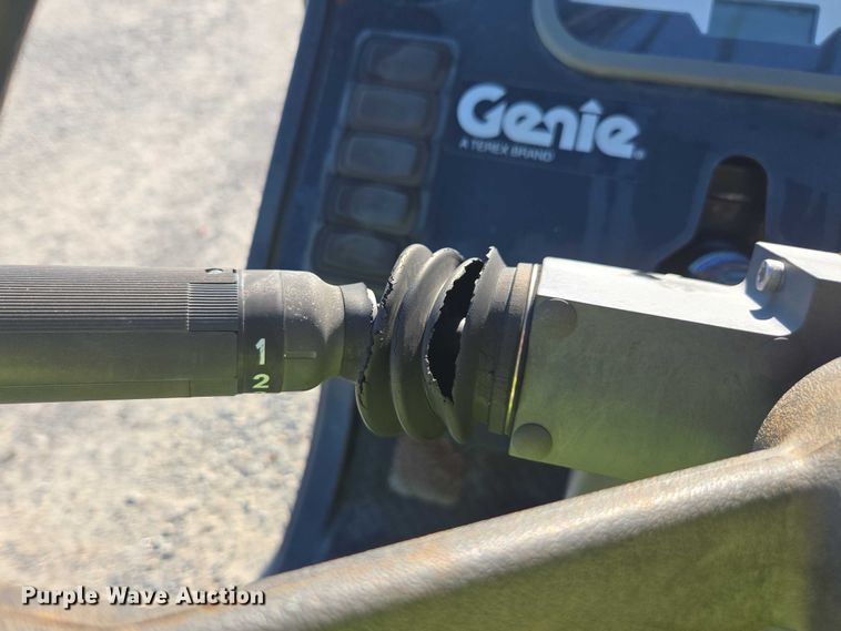 image for item YA1074 2015 Genie GTH-844 telehandler