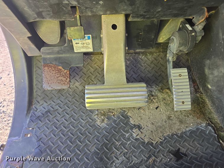 image for item YA1074 2015 Genie GTH-844 telehandler