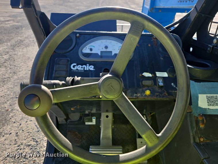 image for item YA1074 2015 Genie GTH-844 telehandler