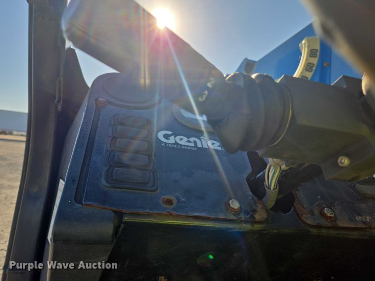 image for item YA1074 2015 Genie GTH-844 telehandler