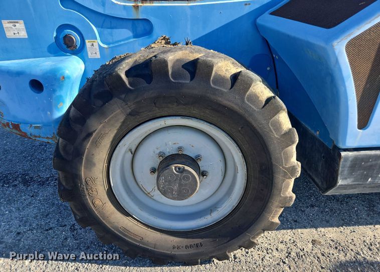 image for item YA1074 2015 Genie GTH-844 telehandler