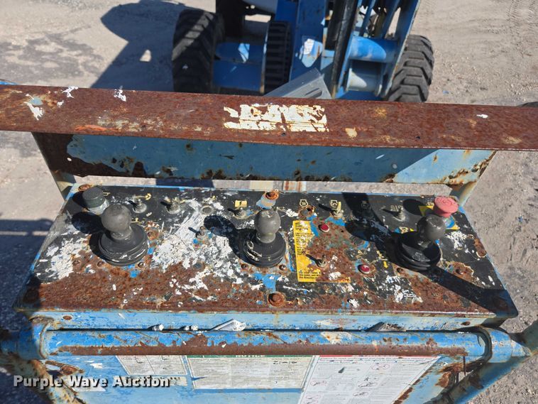 image for item YA1075 2004 Genie Z45 boom lift