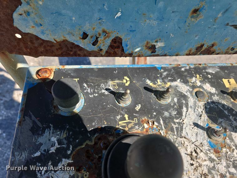 image for item YA1075 2004 Genie Z45 boom lift