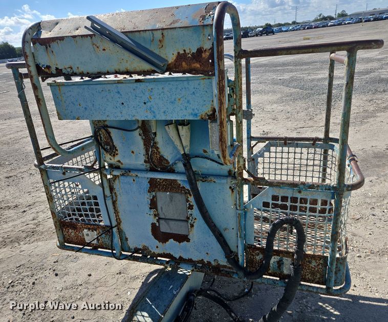 image for item YA1075 2004 Genie Z45 boom lift