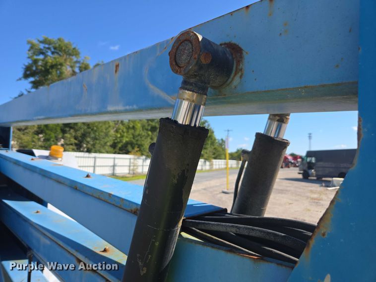 image for item YA1075 2004 Genie Z45 boom lift