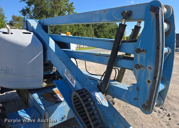 image for item YA1075 2004 Genie Z45 boom lift