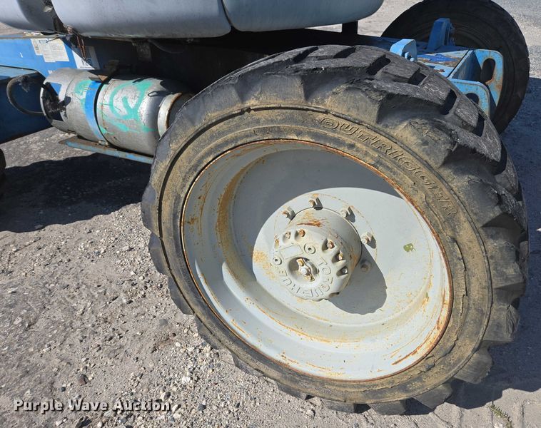 image for item YA1075 2004 Genie Z45 boom lift