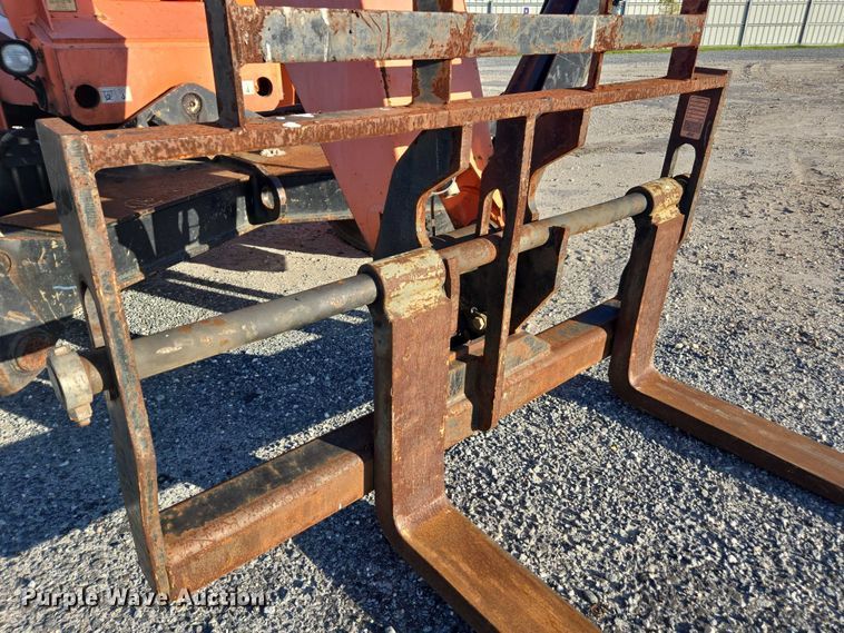 image for item YA1077 2014 JLG 10054 telehandler