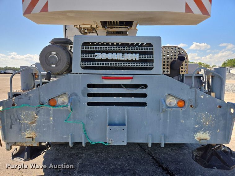 image for item YA1078 2013 Zoomlion RT55 crane