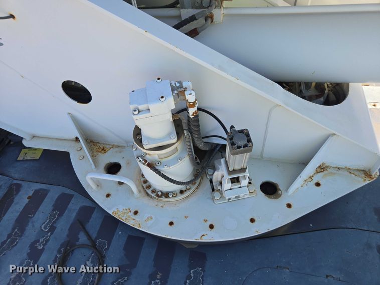 image for item YA1078 2013 Zoomlion RT55 crane