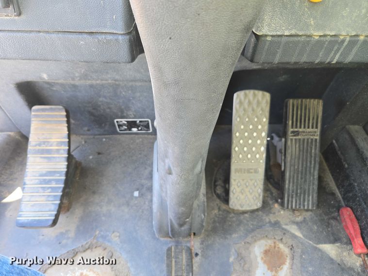 image for item YA1078 2013 Zoomlion RT55 crane