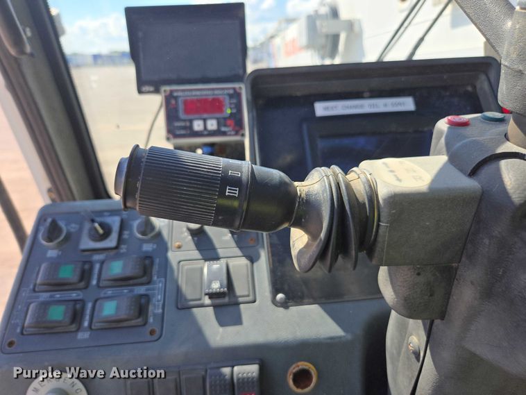 image for item YA1078 2013 Zoomlion RT55 crane