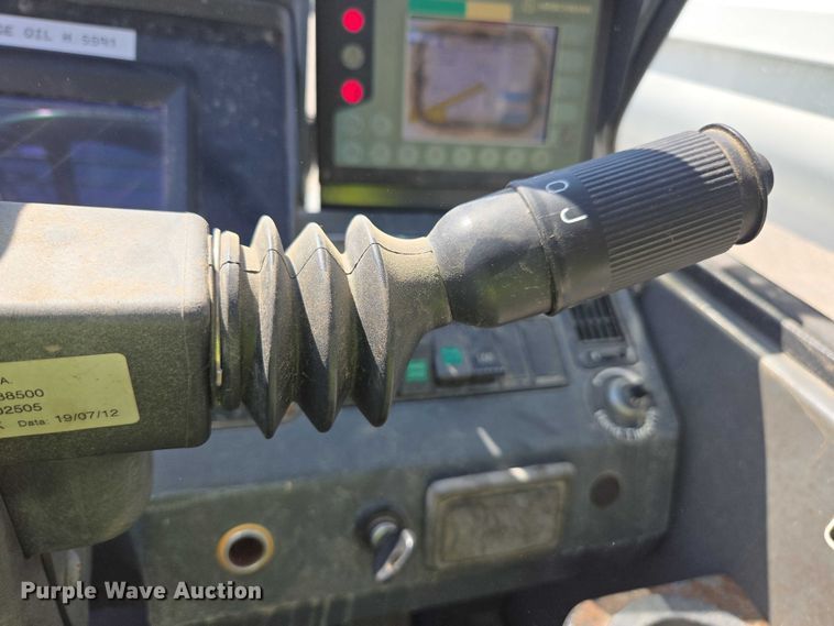 image for item YA1078 2013 Zoomlion RT55 crane