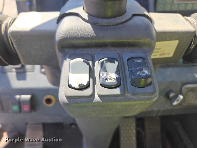 image for item YA1078 2013 Zoomlion RT55 crane