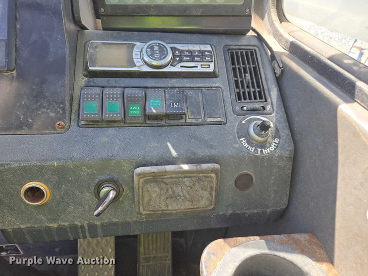 image for item YA1078 2013 Zoomlion RT55 crane