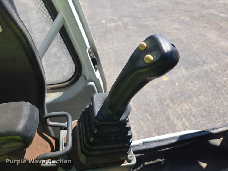 image for item YA1078 2013 Zoomlion RT55 crane